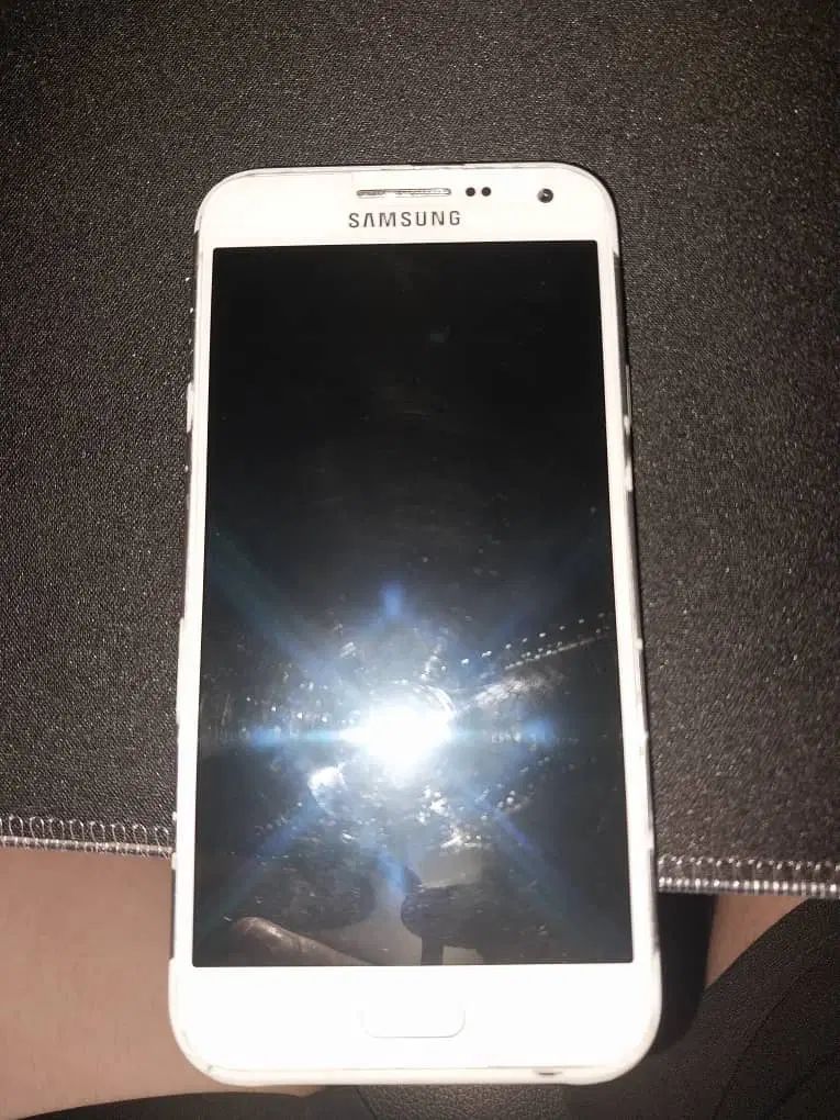 سامسونگ Galaxy E5 با حافظهٔ ۱۶ گیگابایت|موبایل|تهران, جنت‌آباد شمالی|دیوار