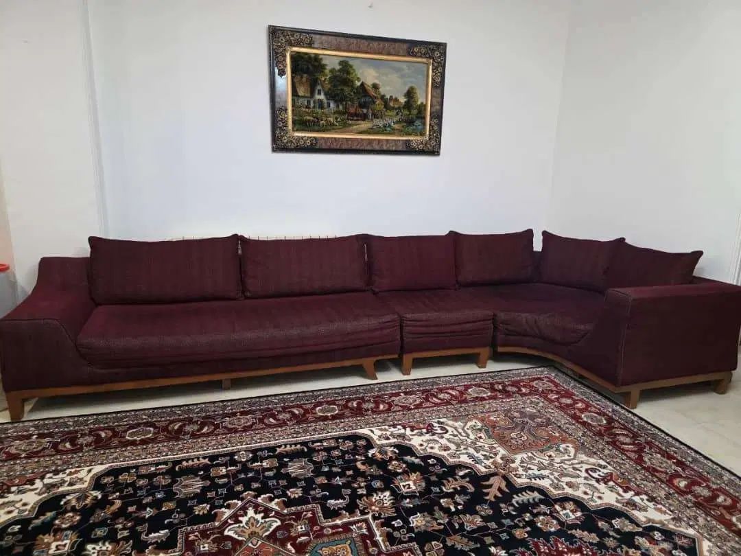 مبل ال راحتی ۶ نفره زرشکی بعلت مهاجرت فروش|مبلمان خانگی و میز عسلی|تهران, شهرک پرواز|دیوار
