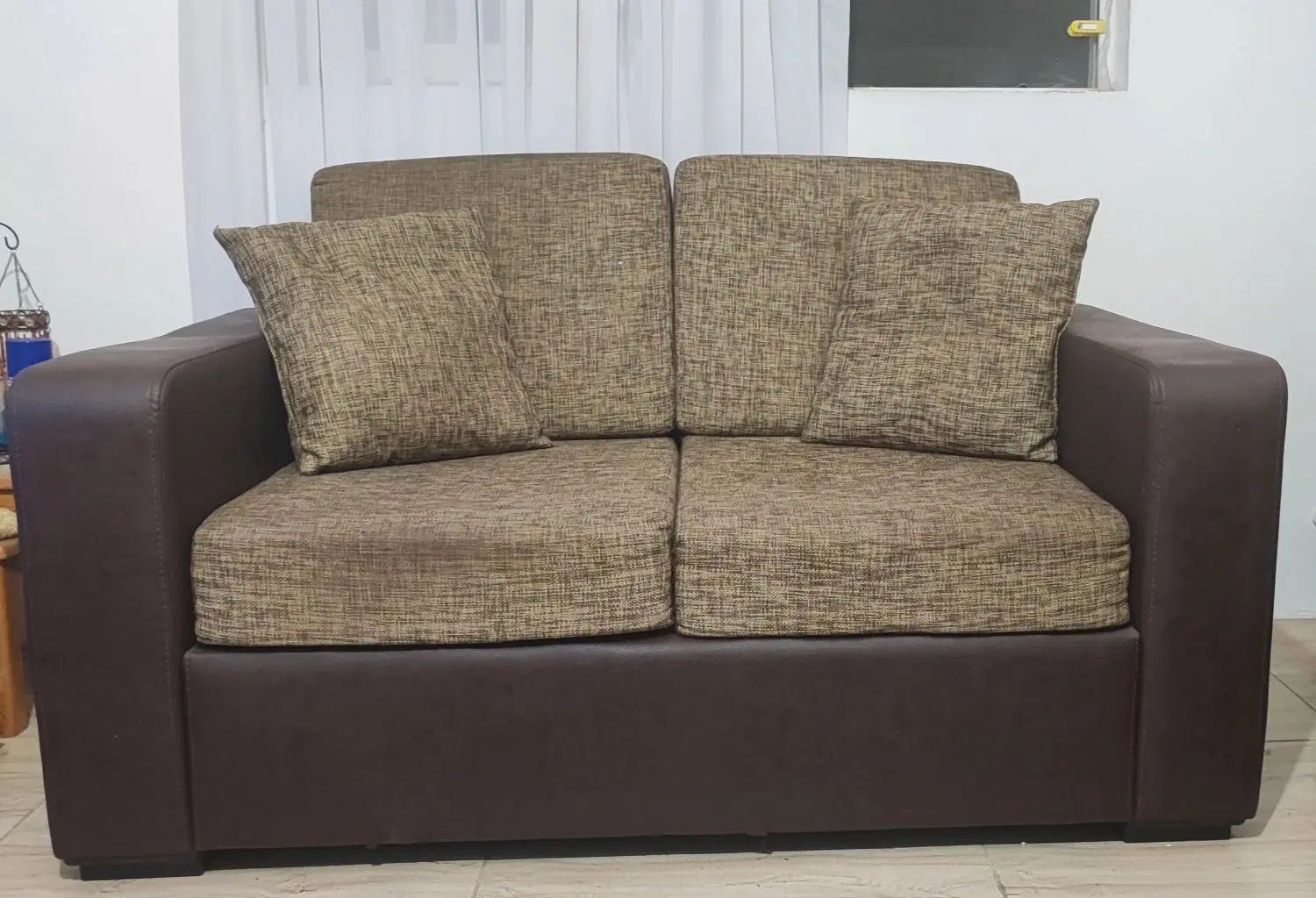 فروش مبل ۵ نفره|مبلمان خانگی و میز عسلی|رشت, پستک|دیوار