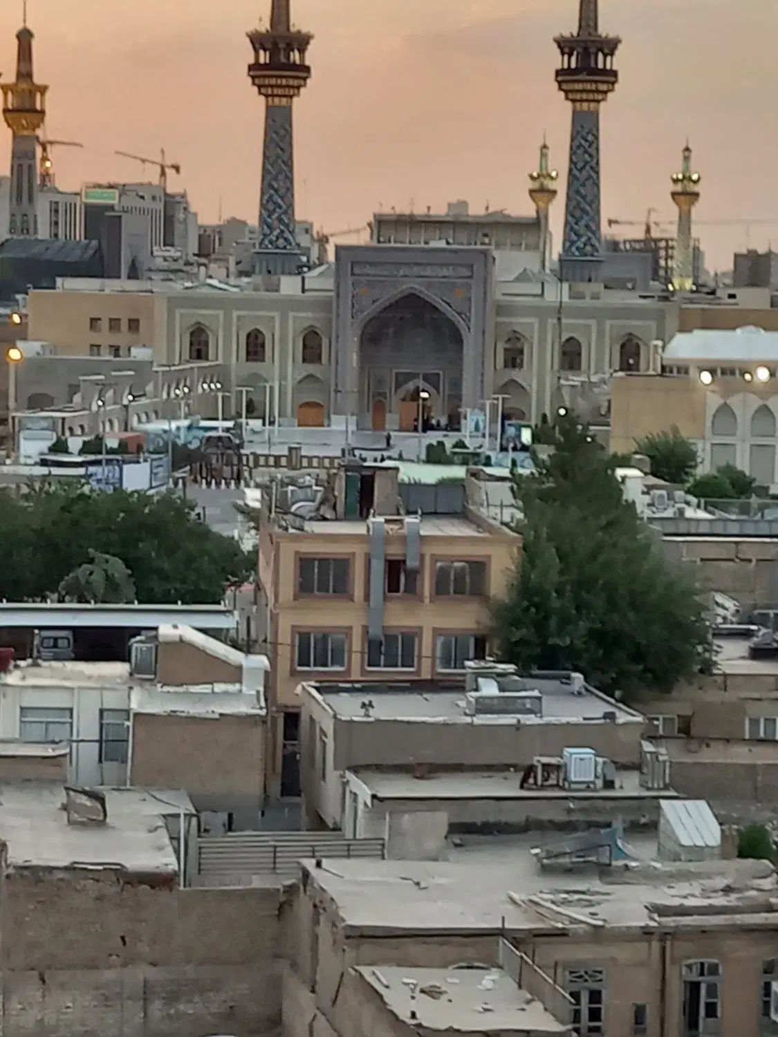 اجاره مغازه ۱۲۰ متری در حاشیه خیابان اصلی|اجارهٔ مغازه و غرفه|مشهد, امام رضا (ع)|دیوار