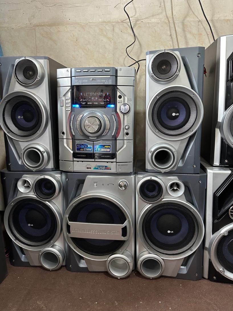 ضبط زلزله ۱۱۰۰۰wفلش خور فابریک نقره ای خوشصدا بیس|سیستم صوتی خانگی|گرگان, |دیوار