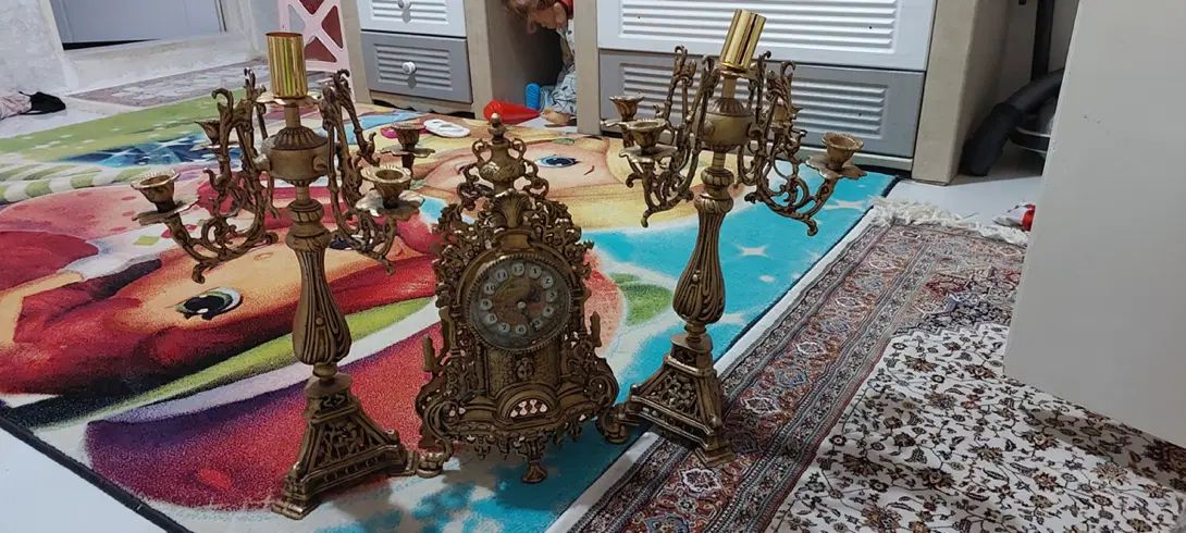 شمعدان و ساعت برنجی|کلکسیون اشیاء عتیقه|تهران, هاشم‌آباد|دیوار
