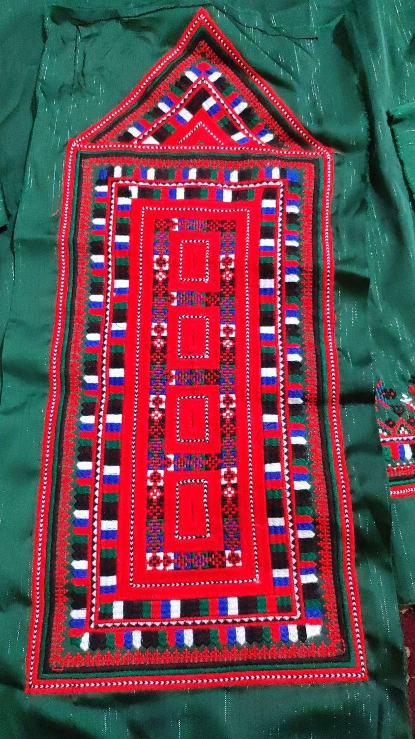 لباس سبزو چرخی|لباس|چابهار, |دیوار