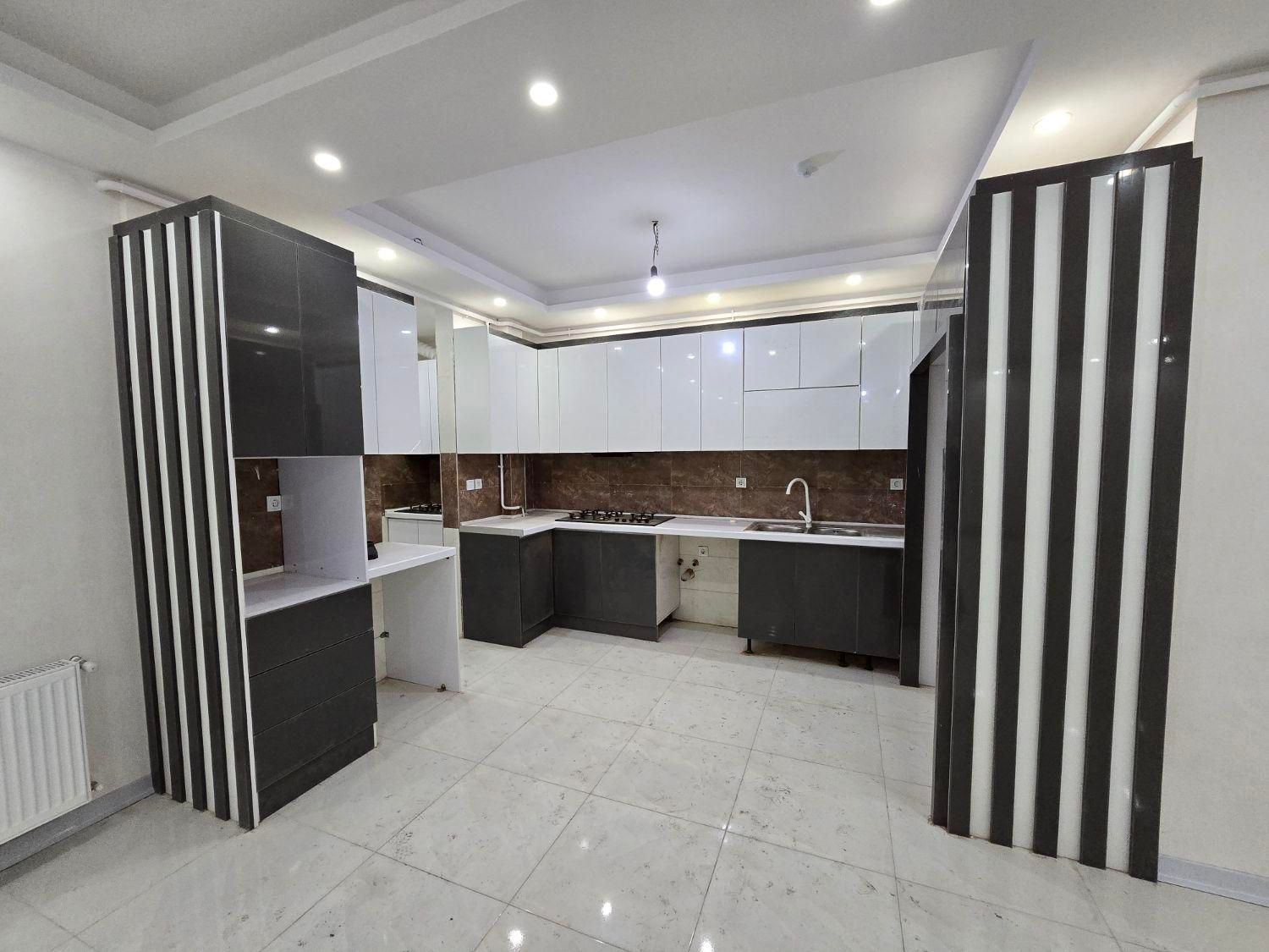 آپارتمان ۱۶۵ متری،۳ خواب در حوالی چهارراه احمدزاده|فروش آپارتمان|رشت, شالکو|دیوار