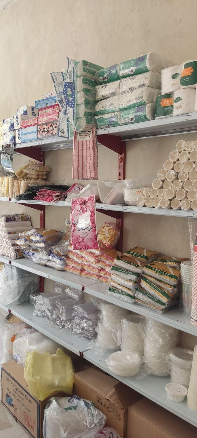 ظروف یکبارمصرف تاج.|ظروف نگهدارنده، پلاستیکی، یکبارمصرف|خرمآباد, |دیوار