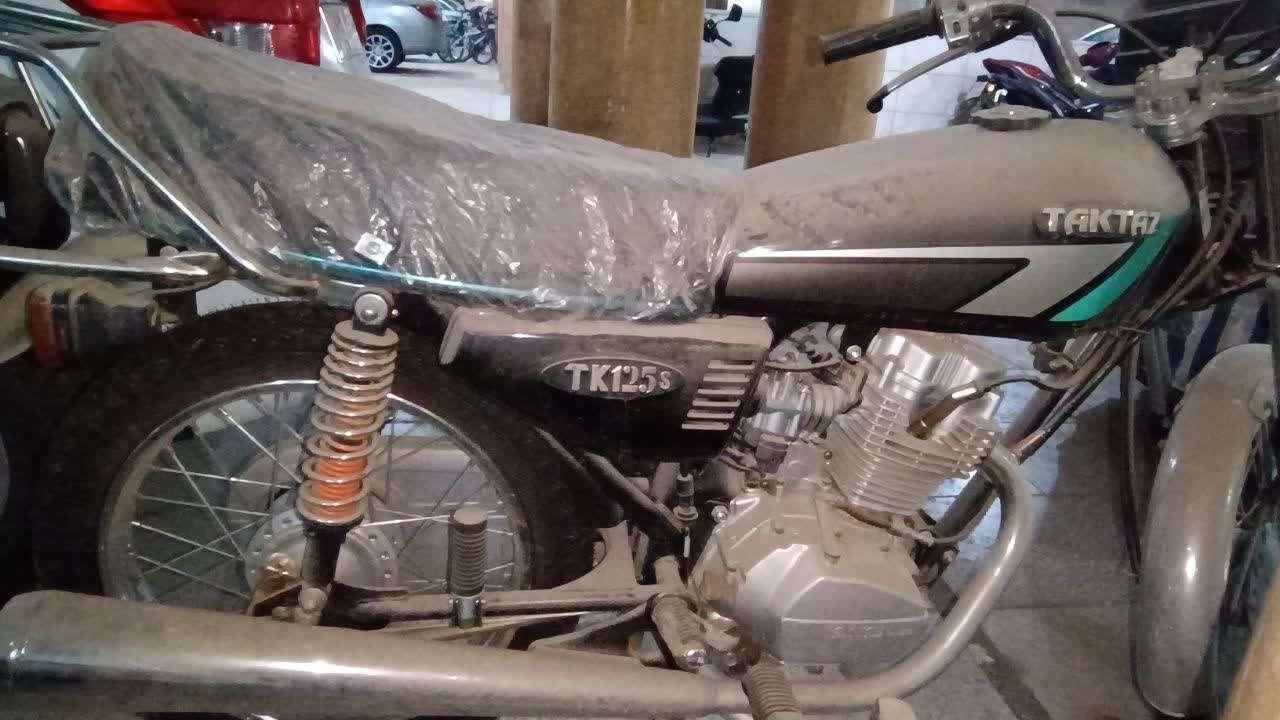 موتور تکتاز هوندا 125 صفر صفر و خشک و خواب بوده|موتورسیکلت|اصفهان, احمدآباد|دیوار