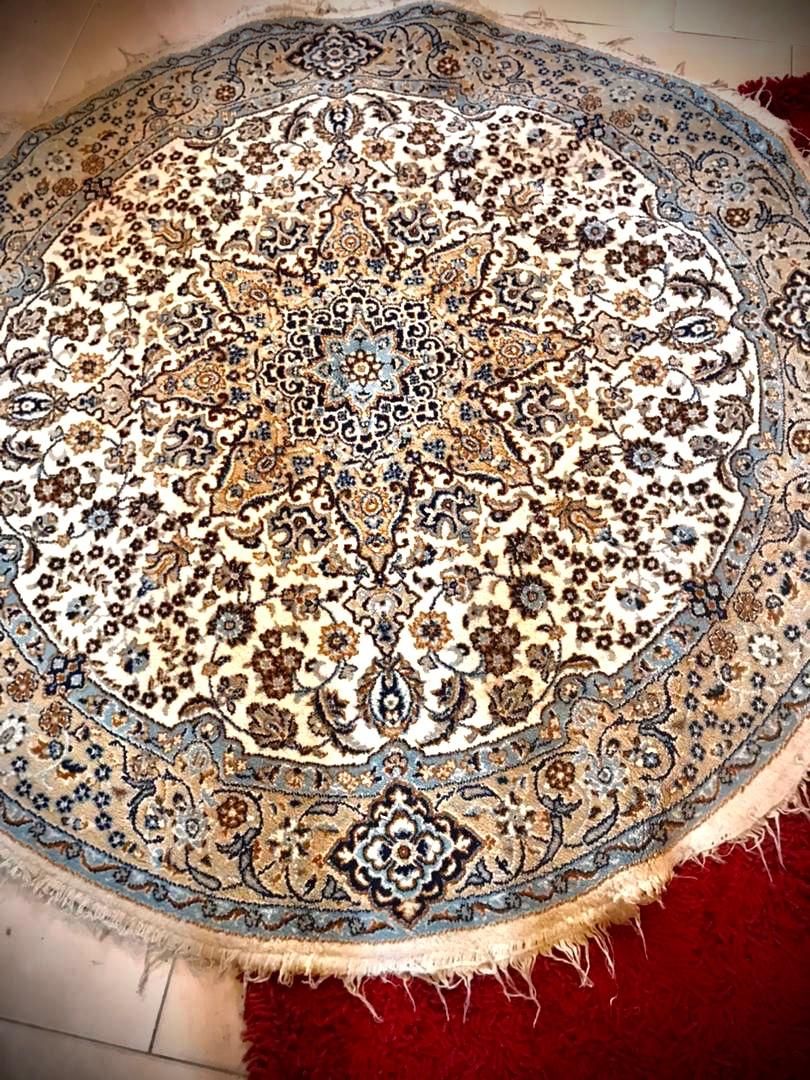 فرش گرد قطر یک متر ونیم  رنگ طوسی وکرم|فرش|تهران, تهرانپارس غربی|دیوار