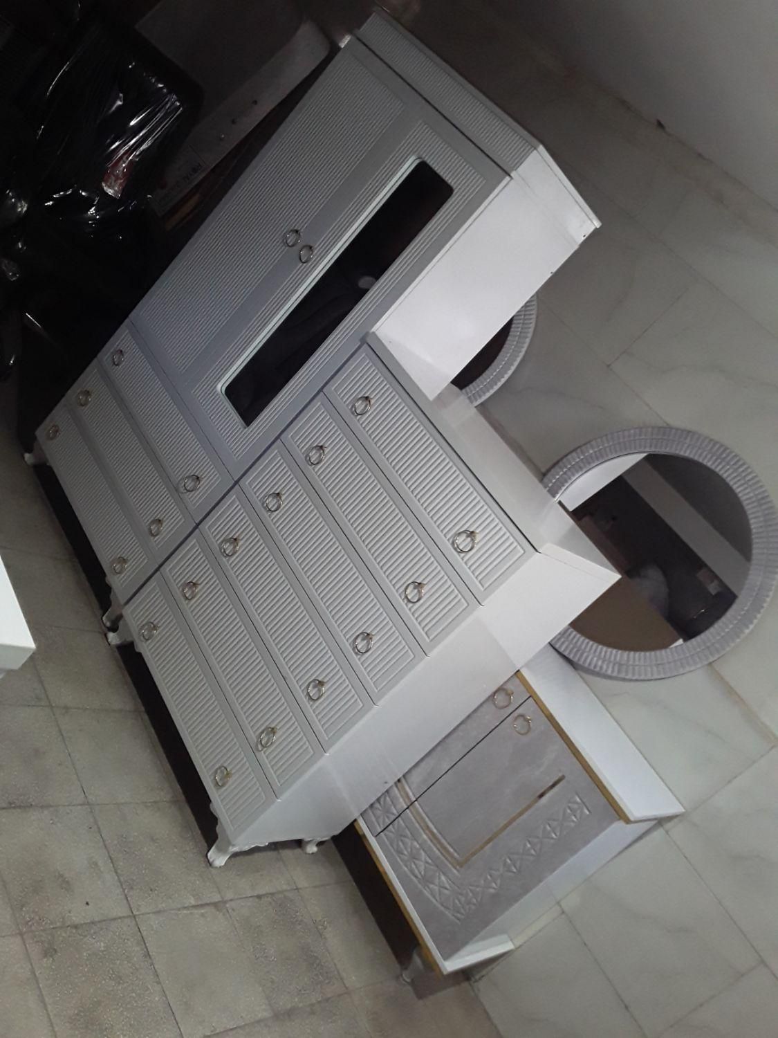 کمدلباس و درواراینه طرح جدید|جاکفشی، کمد، دراور|سبزوار, طبرسی (جعفرآباد)|دیوار