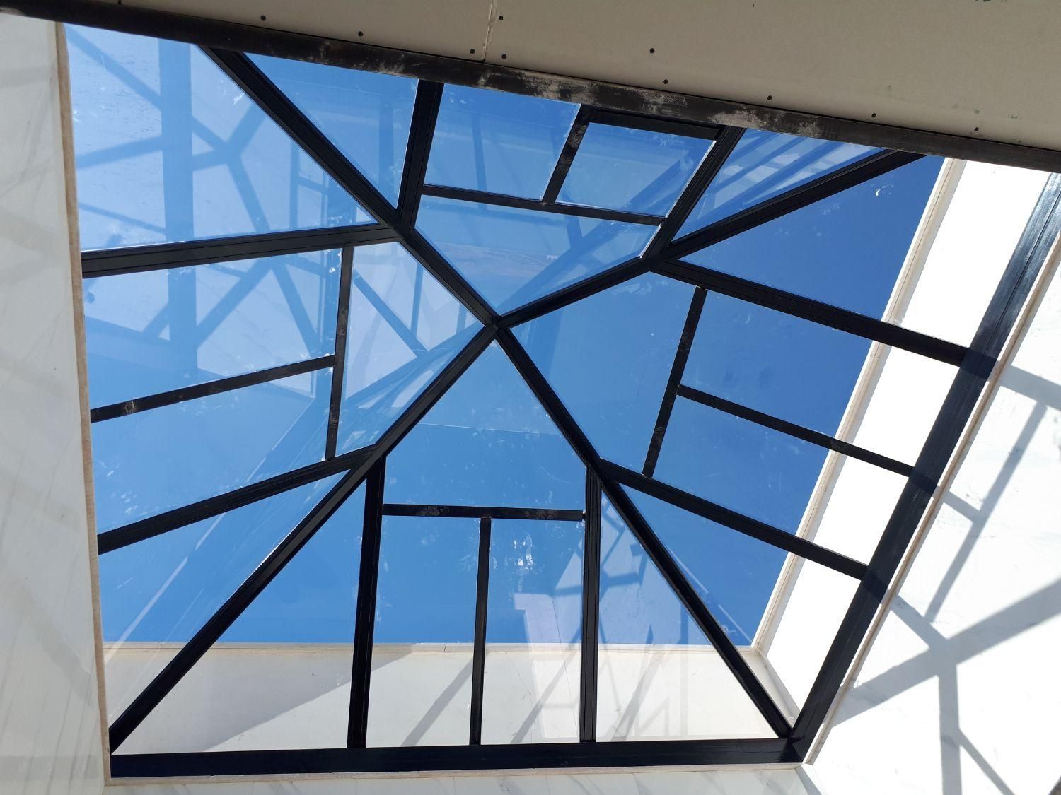 نصب شیشه های سیکوریت دوجداره رومیزی وساختمان|خدمات پیشه و مهارت|بروجرد, |دیوار