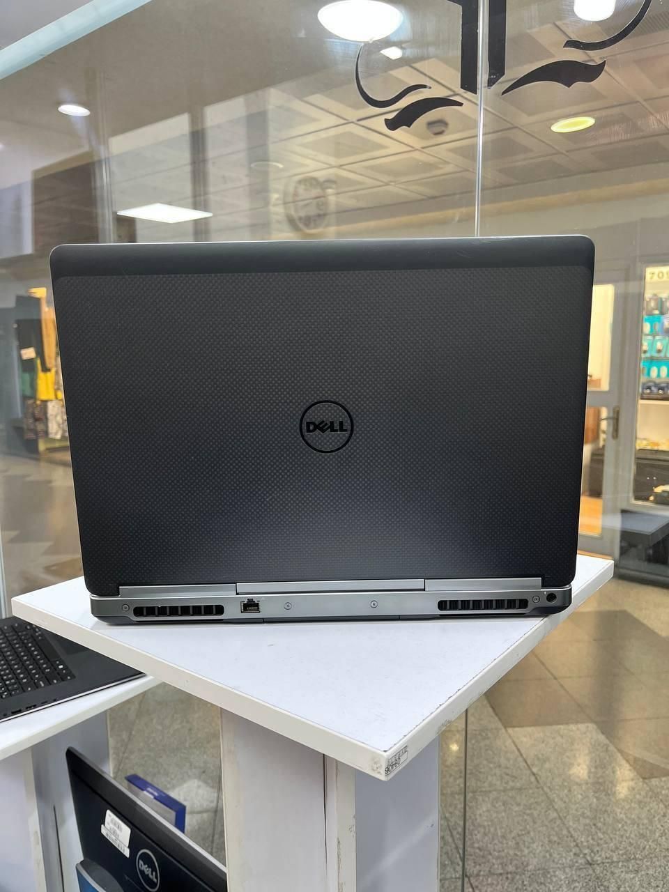 لپ تاپ استوک Dell precison 7520 با 2 گیگ گرافیک|رایانه همراه|تهران, میدان ولیعصر|دیوار