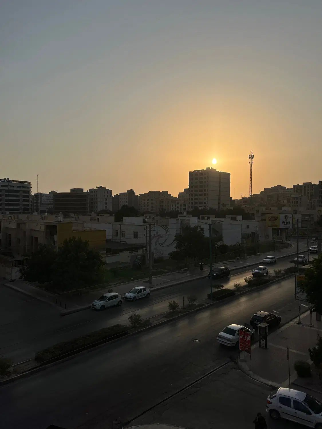 فروش واحد اداری-تک خواب-متراژ۵۲-بر اصلی-گلشهر|فروش دفتر کار، اتاق اداری، مطب|بندرعباس, |دیوار