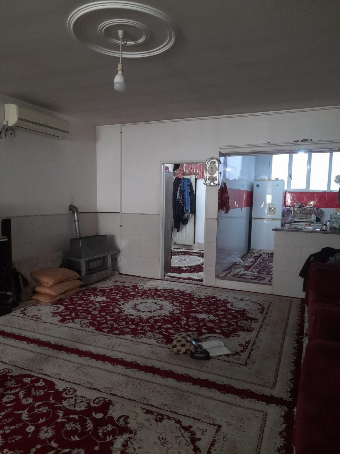 ۹۲متر/۳طبقه تکمیل/برخیابان۳۰متری|فروش خانه و ویلا|قم, شهرک امام حسین|دیوار