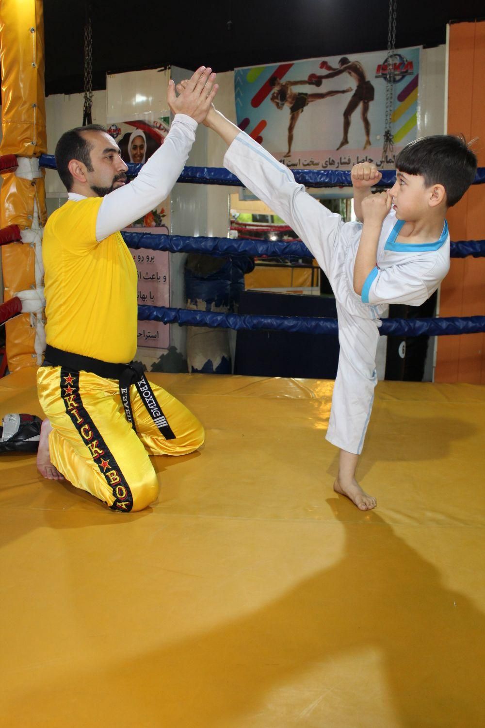 آموزش کیک بوکسینگ و دفاع شخصی حرفه ای|خدمات آموزشی|کرمان, |دیوار