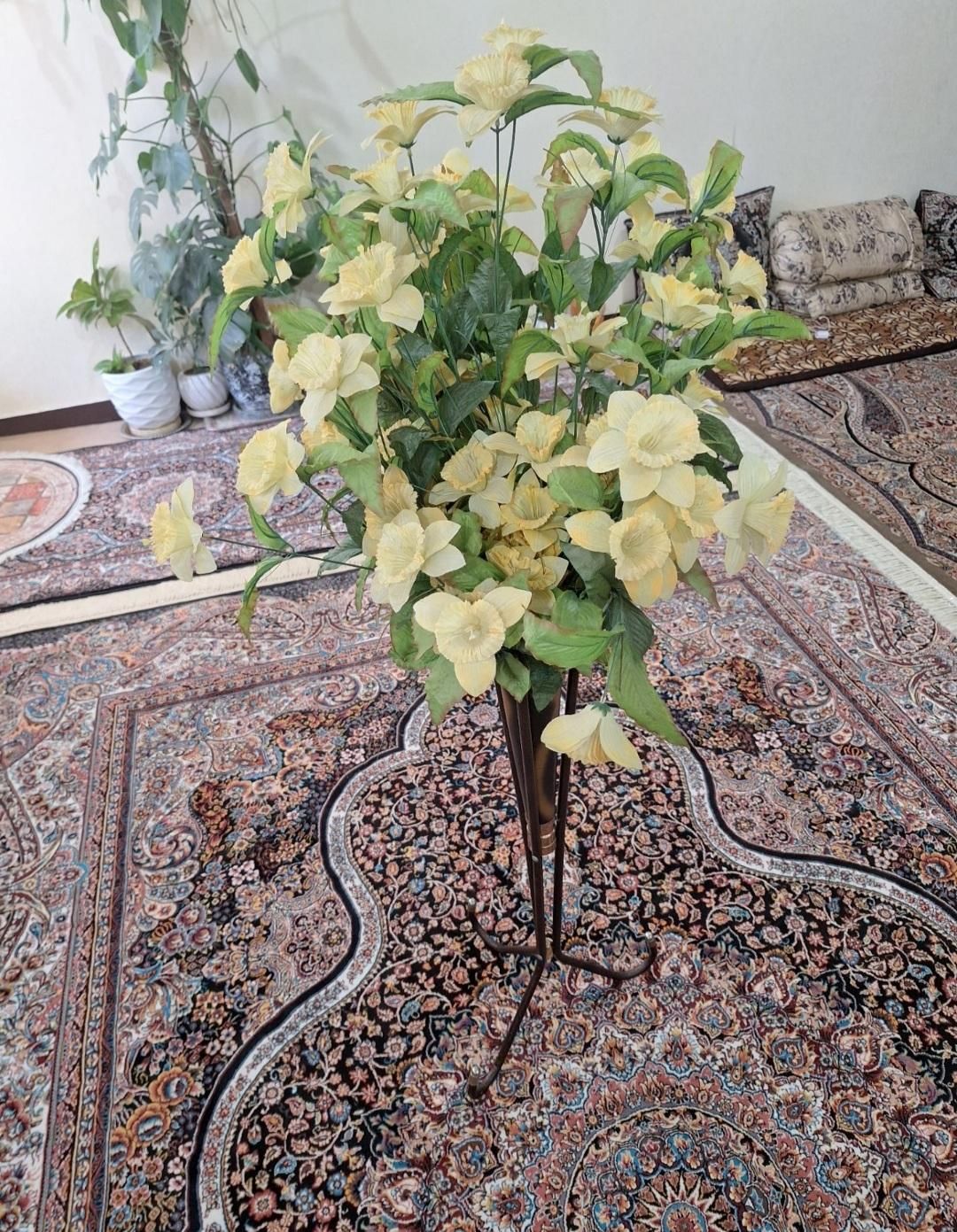 دسته گل زیبا با پایه فلزی|گل مصنوعی|ایذه, |دیوار