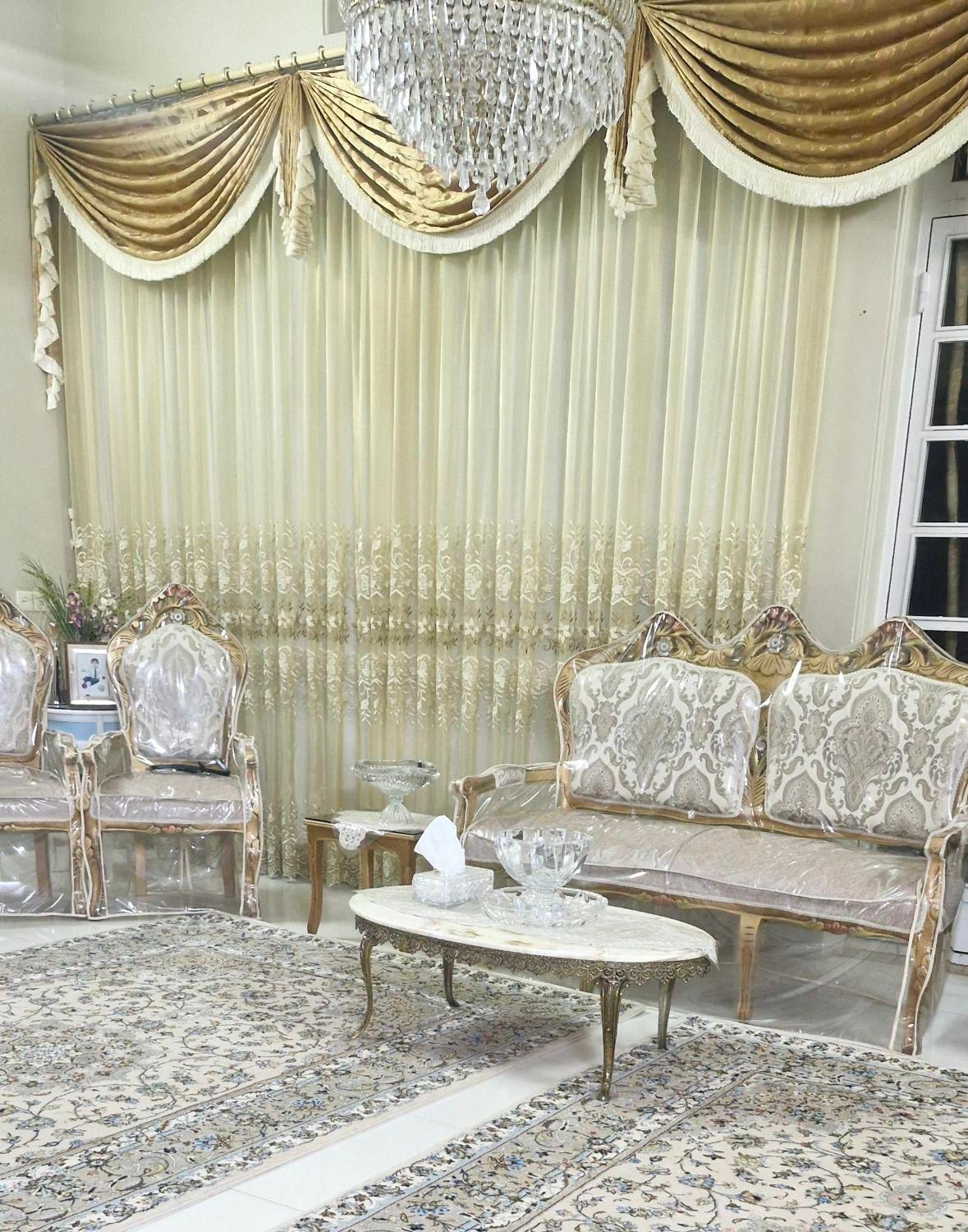 مبل استیل ۶عددمیزبان ۶عدسته داریک عدد۳نفره|مبلمان خانگی و میز عسلی|قم, میرزائیه|دیوار