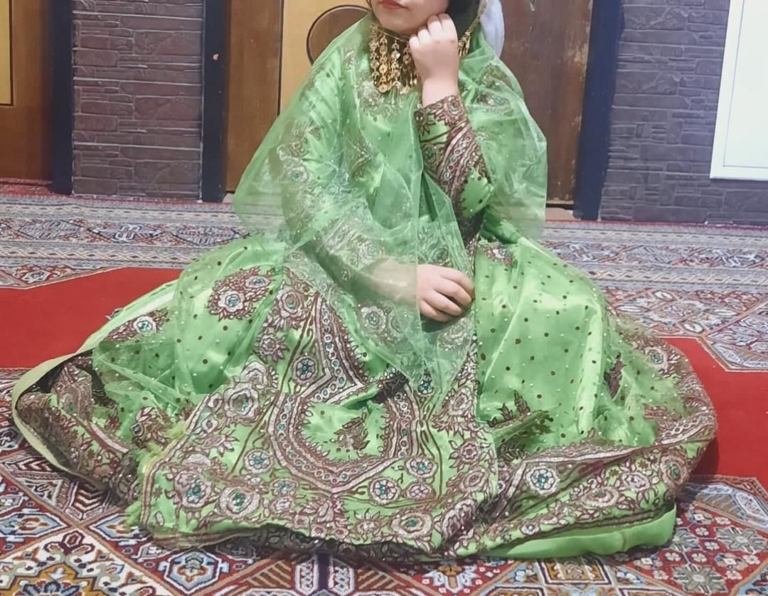 لباس محلی|لباس|شیراز, فرهنگ شهر|دیوار