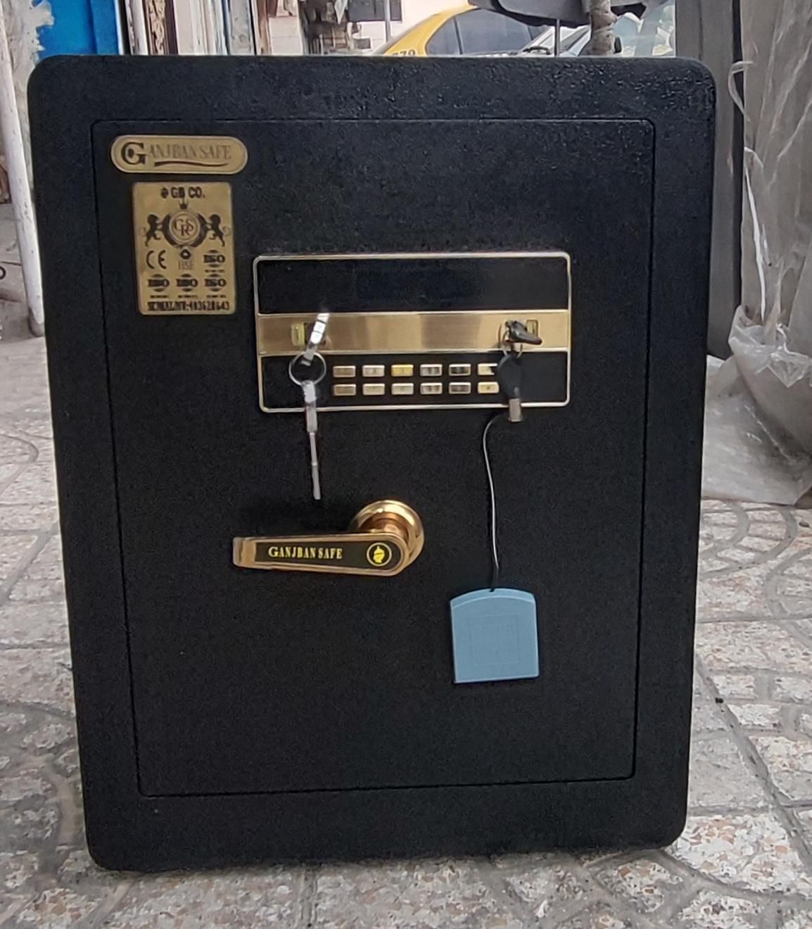 گاوصندوق گنجبان|ابزارآلات|هریس, |دیوار