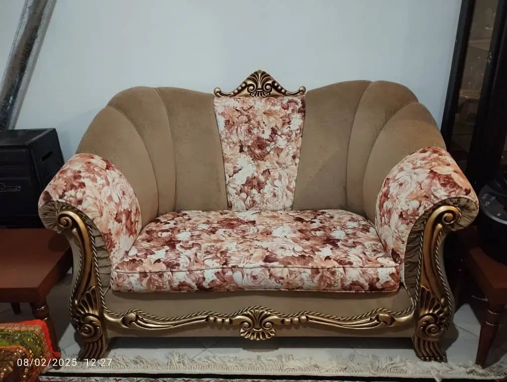 مبل تر و تمیز فروشی ب علت نداشتن جا|مبلمان خانگی و میز عسلی|کرج, اسدآباد|دیوار