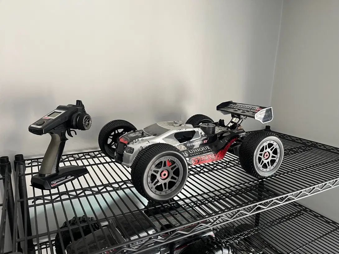 ماشین کنترلی سوختی Kyosho - نقد و اقساط (چک صیادی)|اسباب‌‌بازی|تهران, زعفرانیه|دیوار