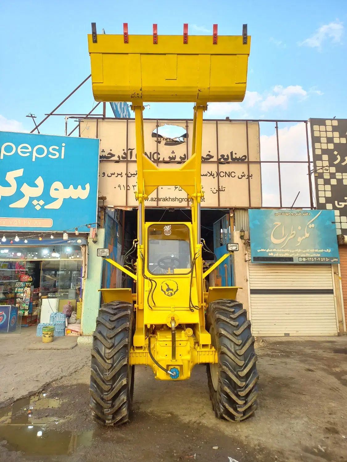 تراکتور رومانی بیل عقب|خودرو سنگین|مشهد, امیریه|دیوار
