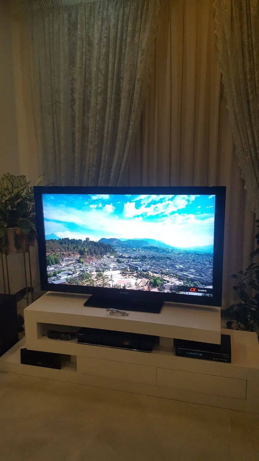 تلویزیون ۴۲ اینچ  SONY (در حد اک)|تلویزیون و پروژکتور|کرج, باغستان|دیوار