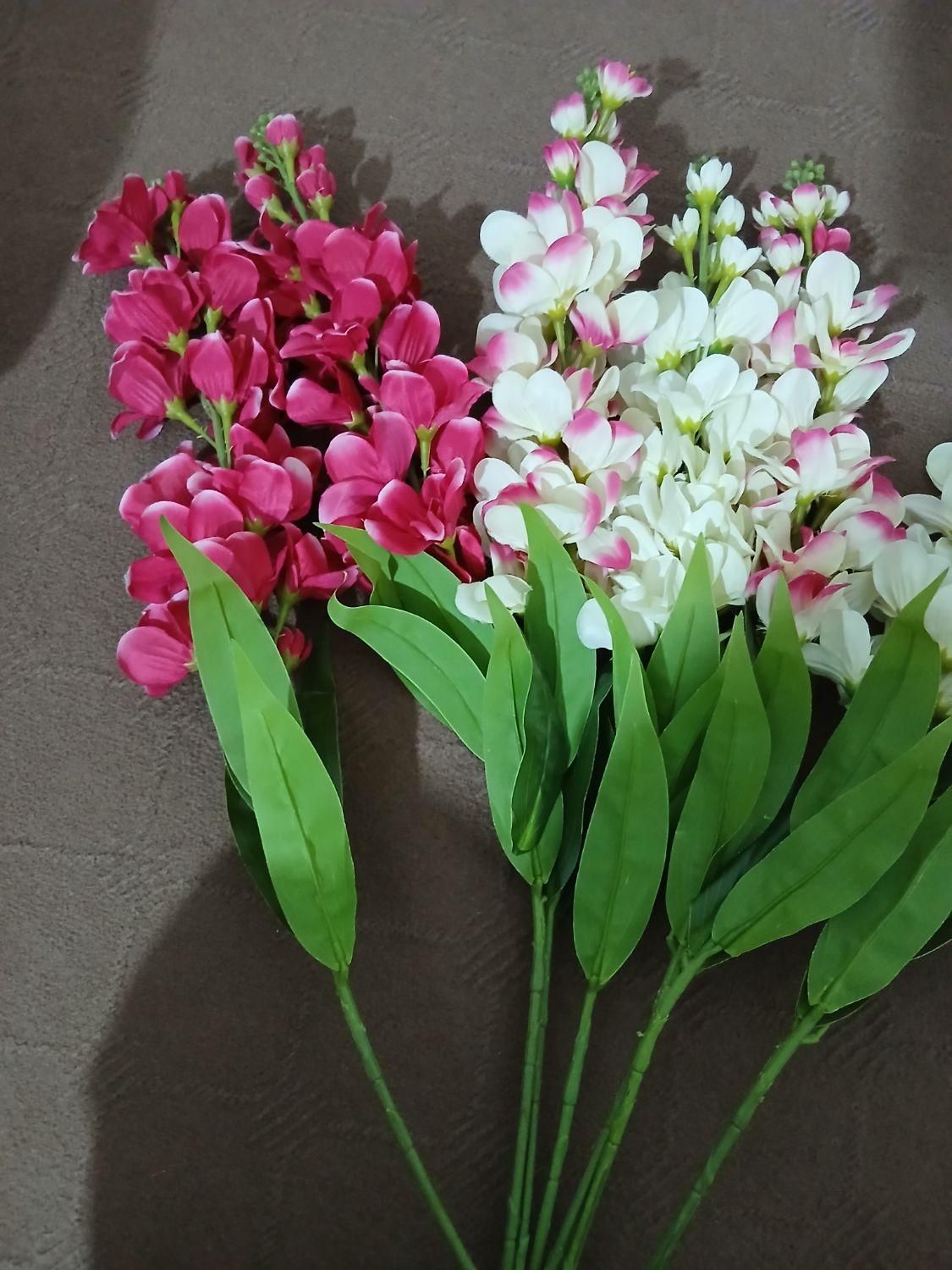 گل شاخه ای|گل مصنوعی|قم, امامزاده ابراهیم|دیوار
