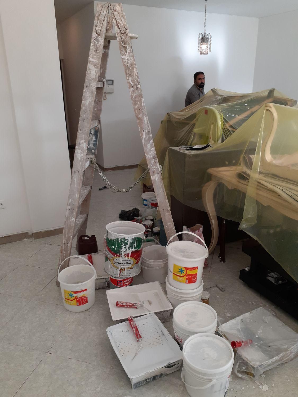 نقاش ونقاشی ساختمان خرده کاری تمام نقاط تهران|خدمات پیشه و مهارت|تهران, ازگل|دیوار