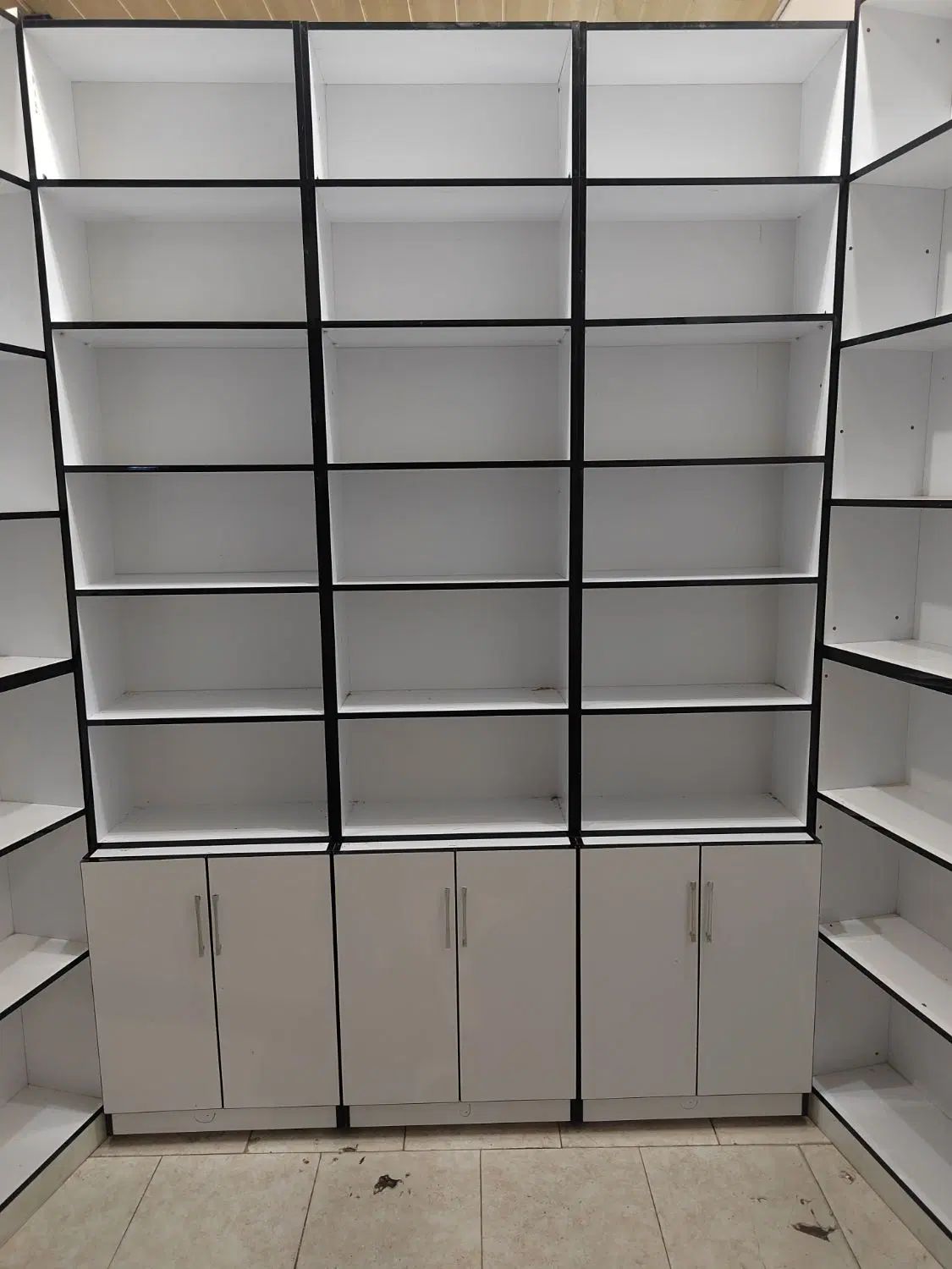 ساخت انواع ویترین مغازه فروشگاه،پیشخوان،قفسه،دکور|فروشگاه و مغازه|رشت, آزادگان|دیوار