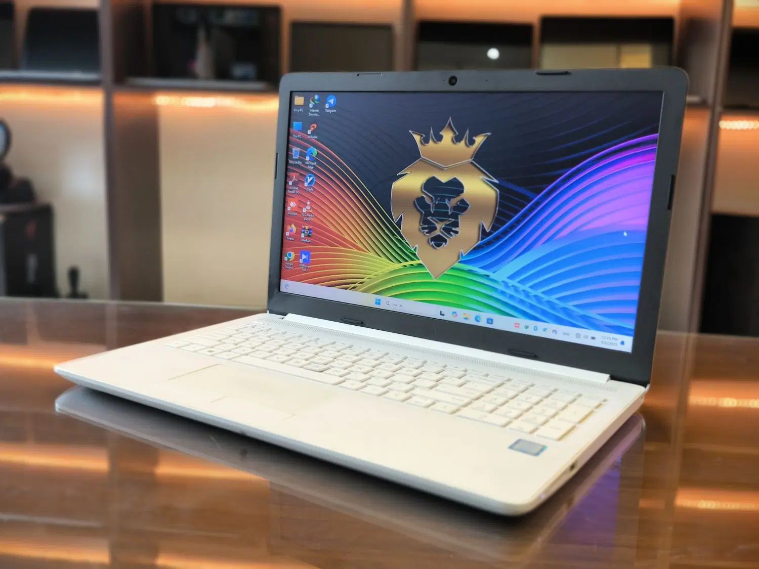 لپتاپ hp سفید ۸ هسته i7 نسل ۸ همه فن حریف جذاب|رایانه همراه|تهران, میدان ولیعصر|دیوار