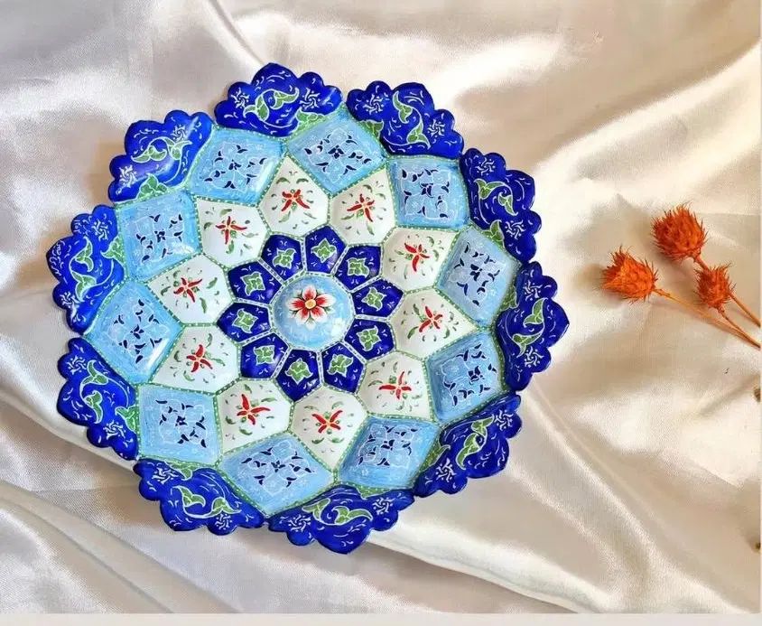 بشقاب میناکاری جنس مس لعاب شده، رنگ کوره ای|صنایع دستی و سایر لوازم تزئینی|تهران, دردشت|دیوار