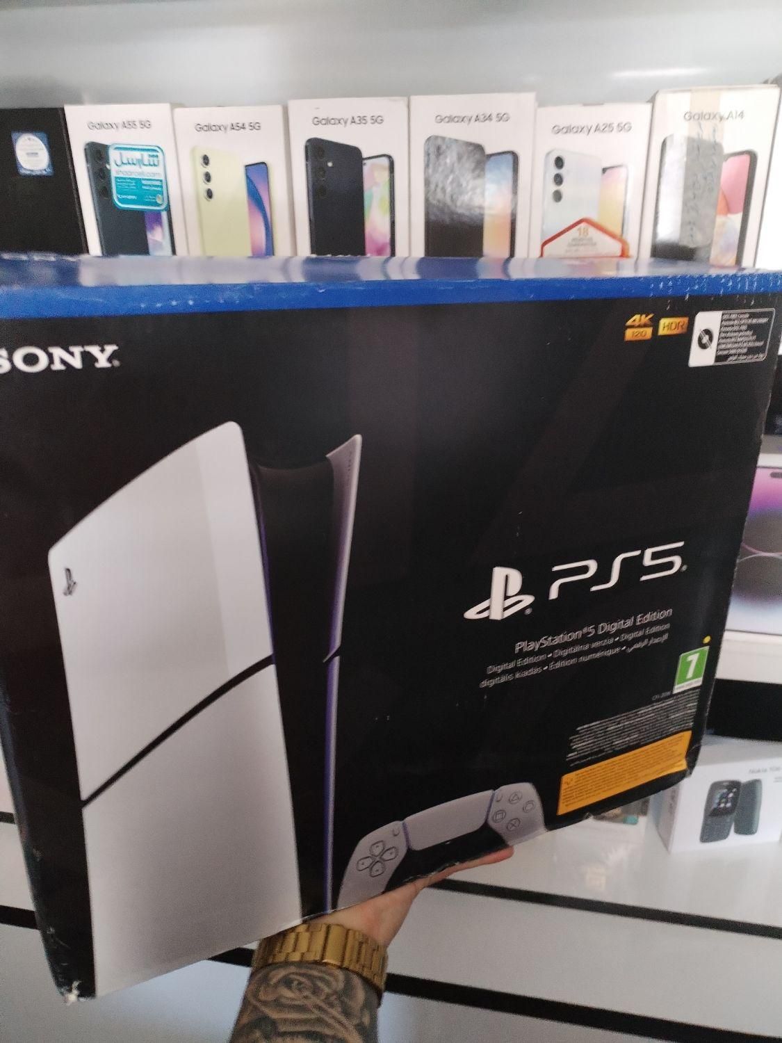 فروش کنسول بازی  PS 5  و دسته بازی از دم اقساط|کنسول، بازی ویدئویی و آنلاین|اصفهان, ارزنان|دیوار