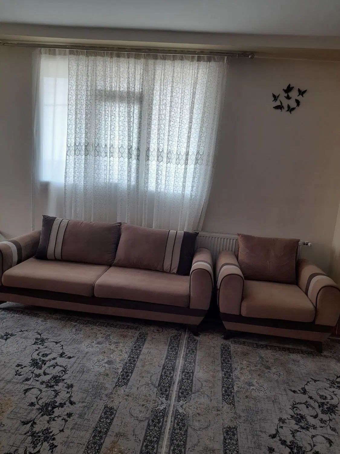 سلام یک دست مبل ۷نفره تروتمیز وسالم به قیمت|مبلمان خانگی و میز عسلی|هشتگرد, فاز ۲ مهستان|دیوار