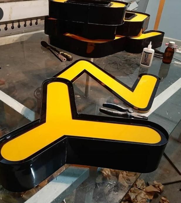 تابلوسازی تابلوساز کامپوزیت چلنیوم فلکسی بنر|خدمات پیشه و مهارت|تهران, تهرانپارس شرقی|دیوار