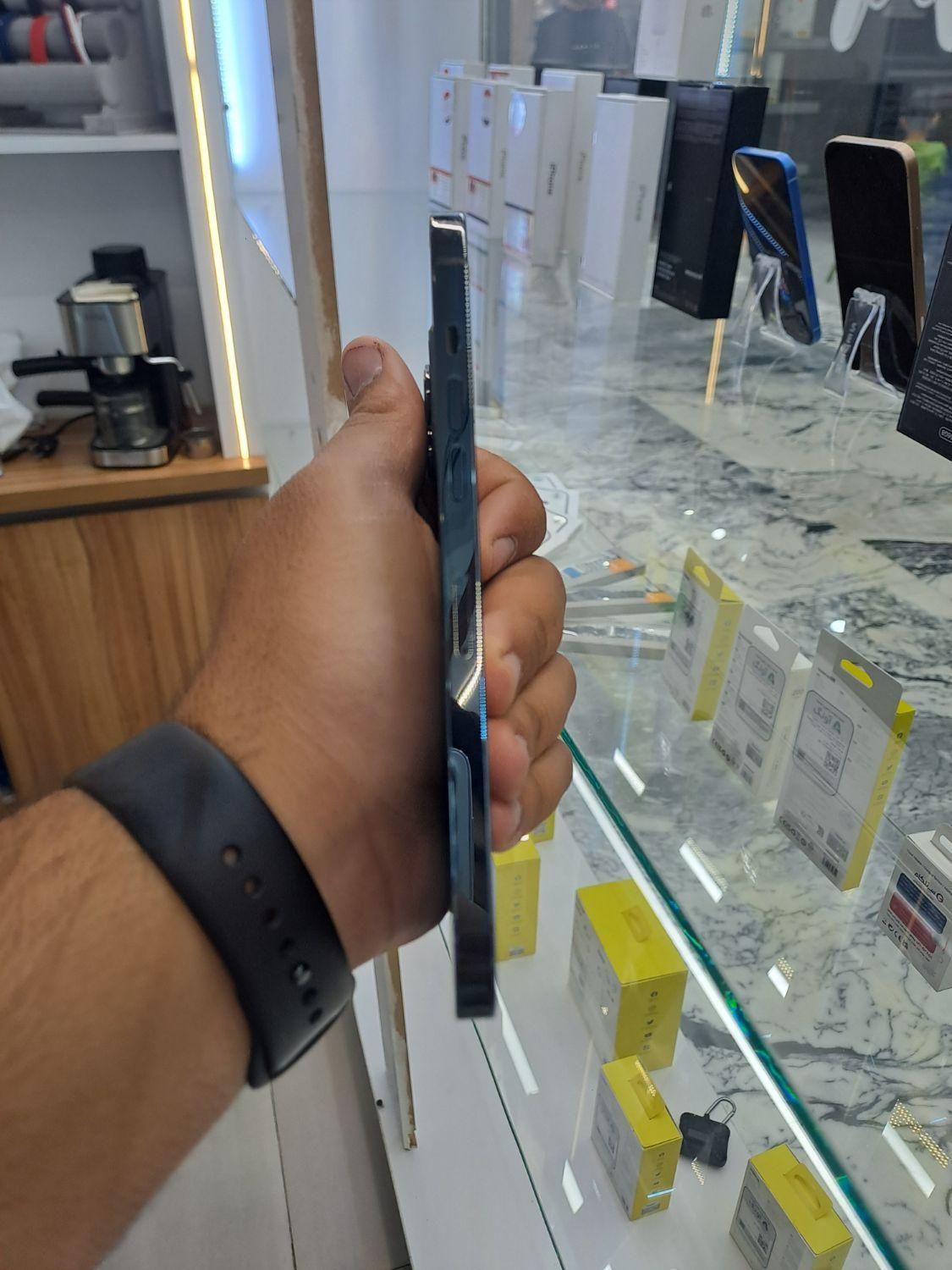 اپل iPhone 12 Pro Max با حافظهٔ ۲۵۶ گیگابایت|موبایل|تهران, صادقیه|دیوار