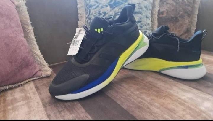 کتونی آدیداس اورجینال سایز ۴۴|کیف، کفش، کمربند|تهران, تهرانپارس غربی|دیوار