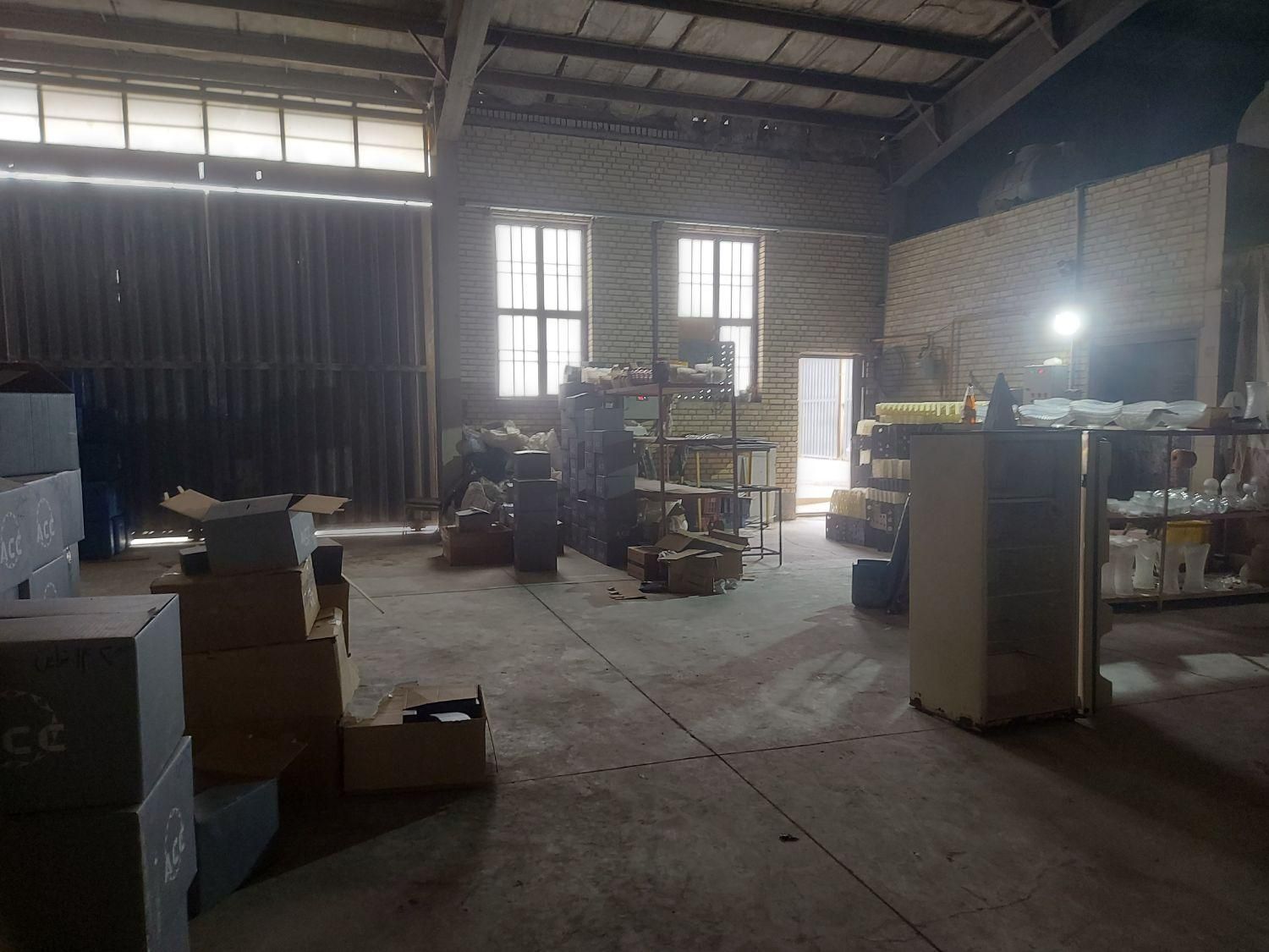 سوله ۳۰۰ متری کارگاهی.املاک.صنعتی.کرمی|فروش دفتر صنعتی، کشاورزی، تجاری|الوند, |دیوار