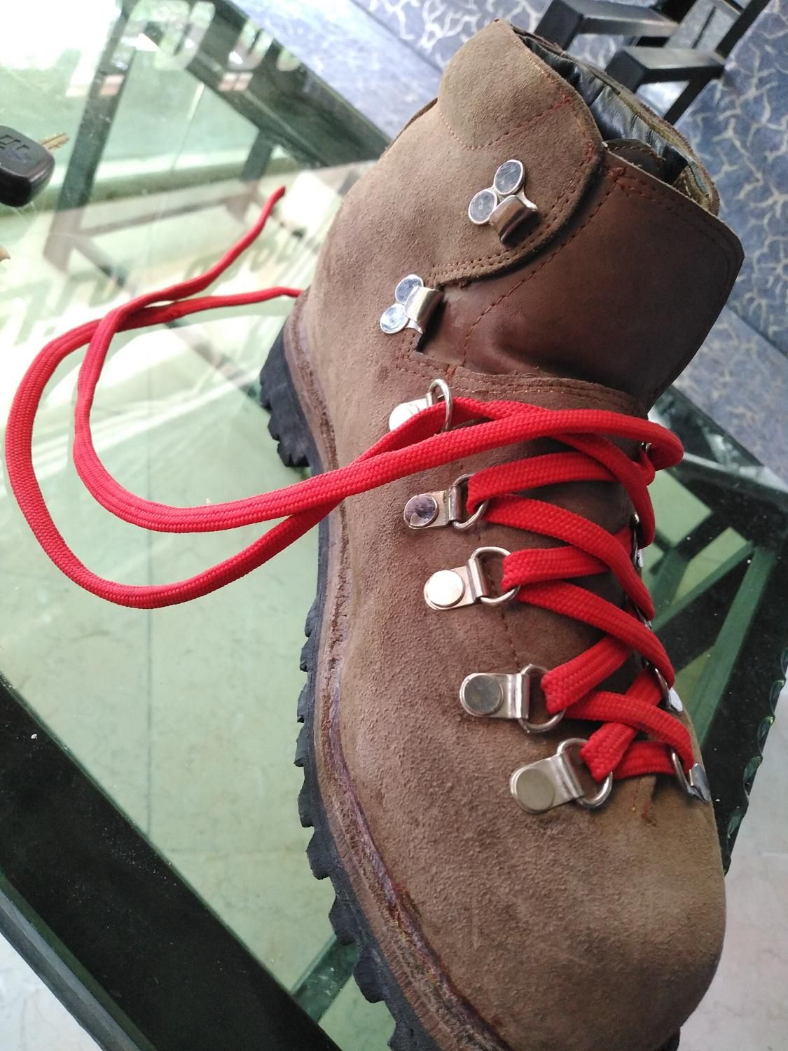 کفش|کیف، کفش، کمربند|کرمان, |دیوار