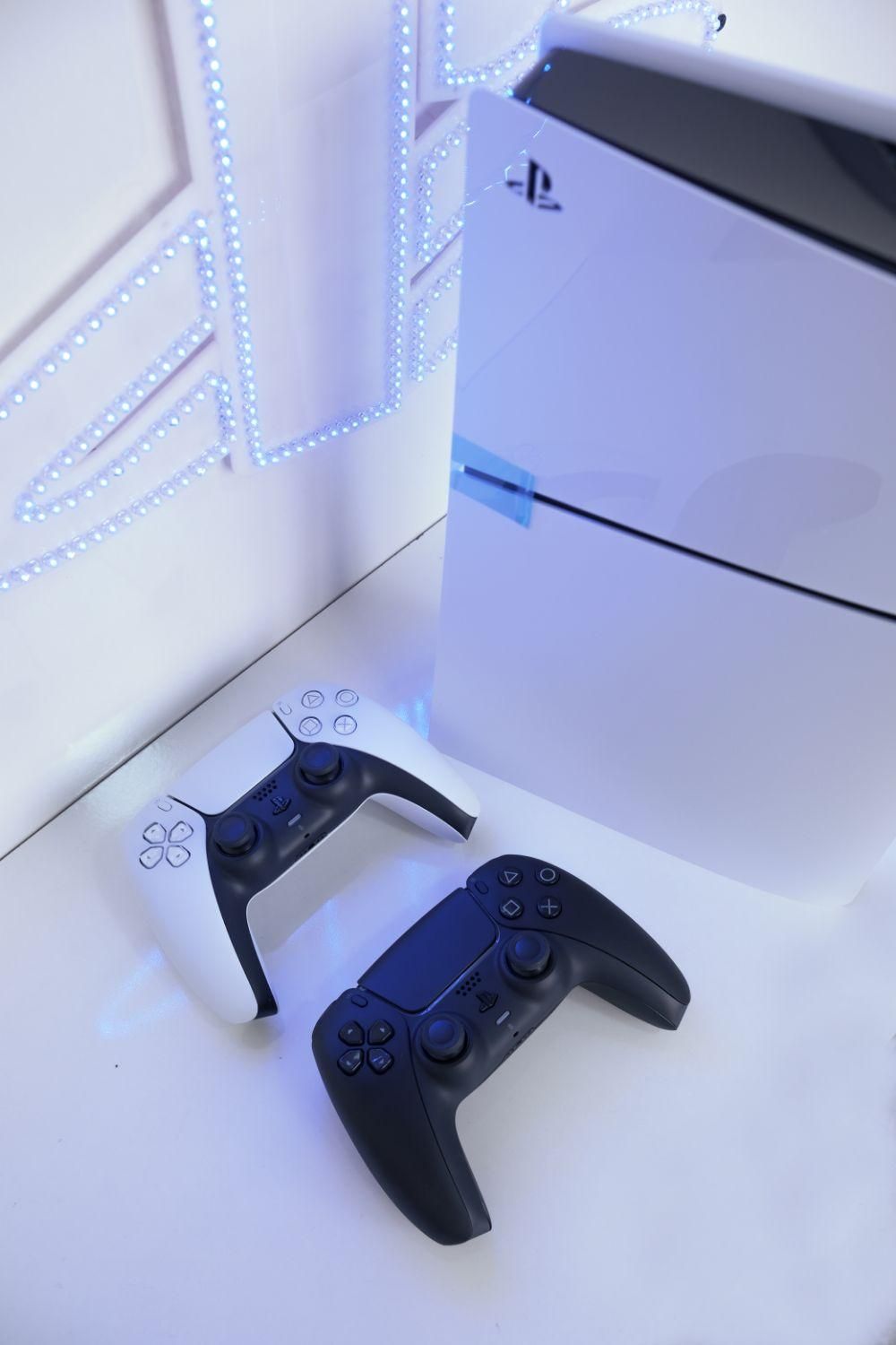 خرید و فروش انواع کنسول PlayStation و Xbox|کنسول، بازی ویدئویی و آنلاین|بروجن, |دیوار