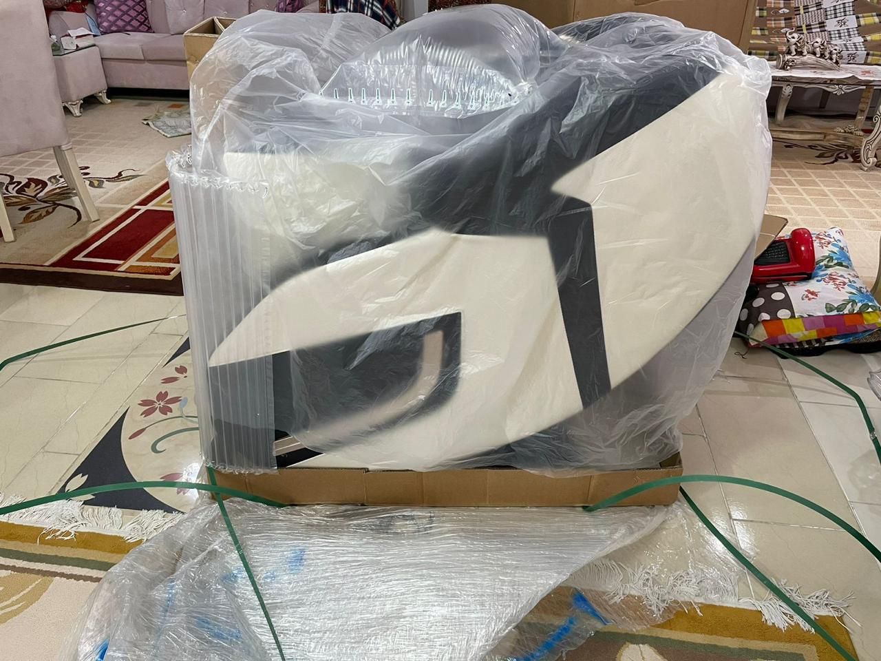 صندلی ماساژور مشکی و طلایی|آرایشی، بهداشتی، درمانی|کرمان, |دیوار