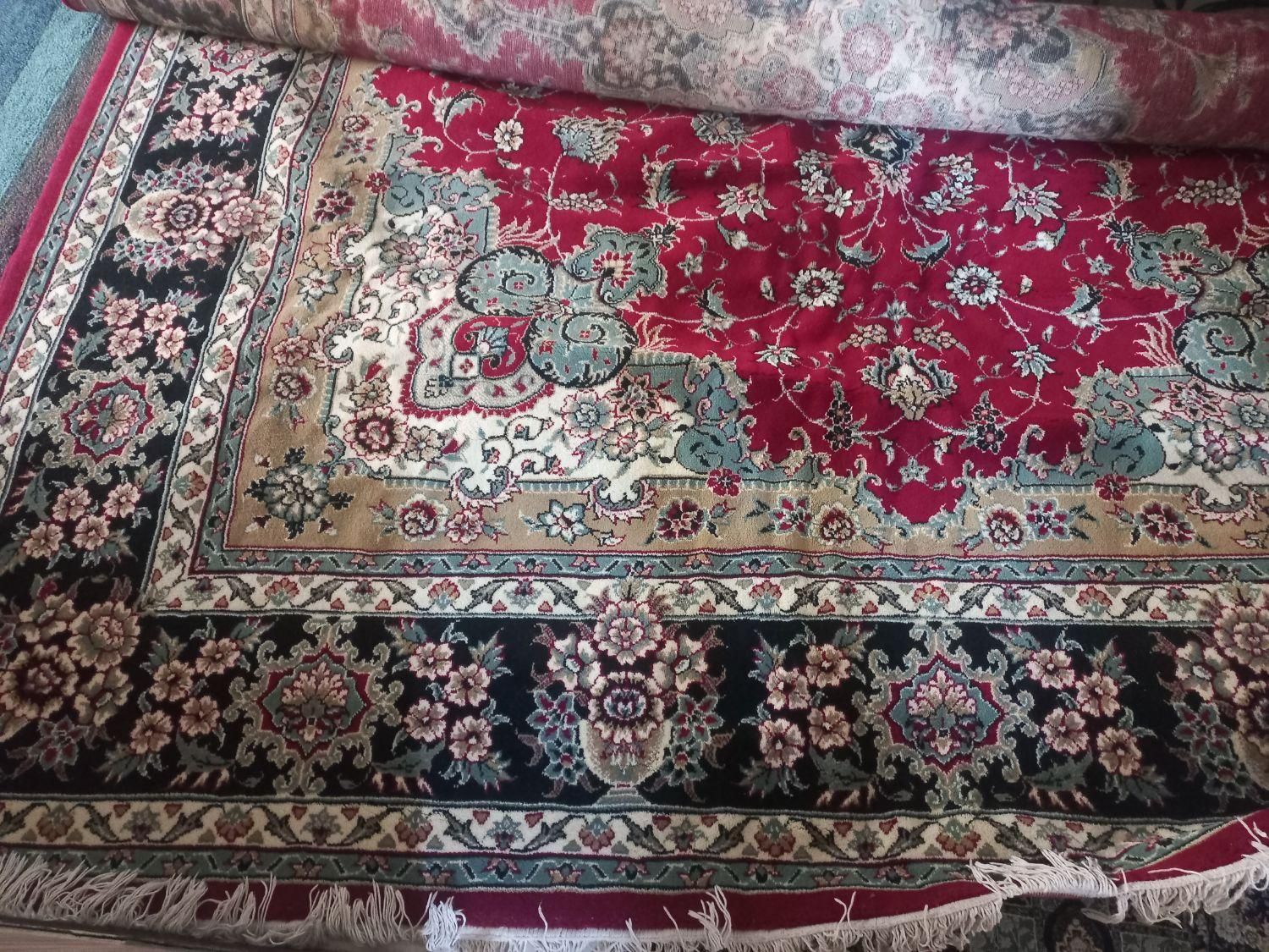 یک تخته فرش ۱۲متری زمینه لاکی ماشینی تمیزدرحدنو|فرش|چهارباغ, |دیوار