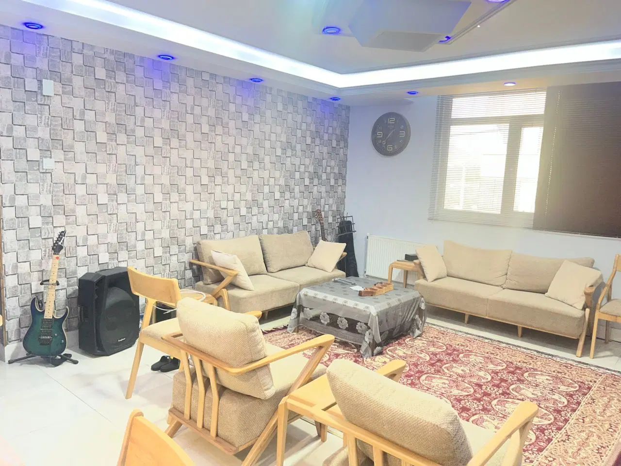 طبقه اول رو سر پارکینگ در سروش شرقی والفجر|اجارهٔ آپارتمان|شیراز, شهرک مخابرات|دیوار