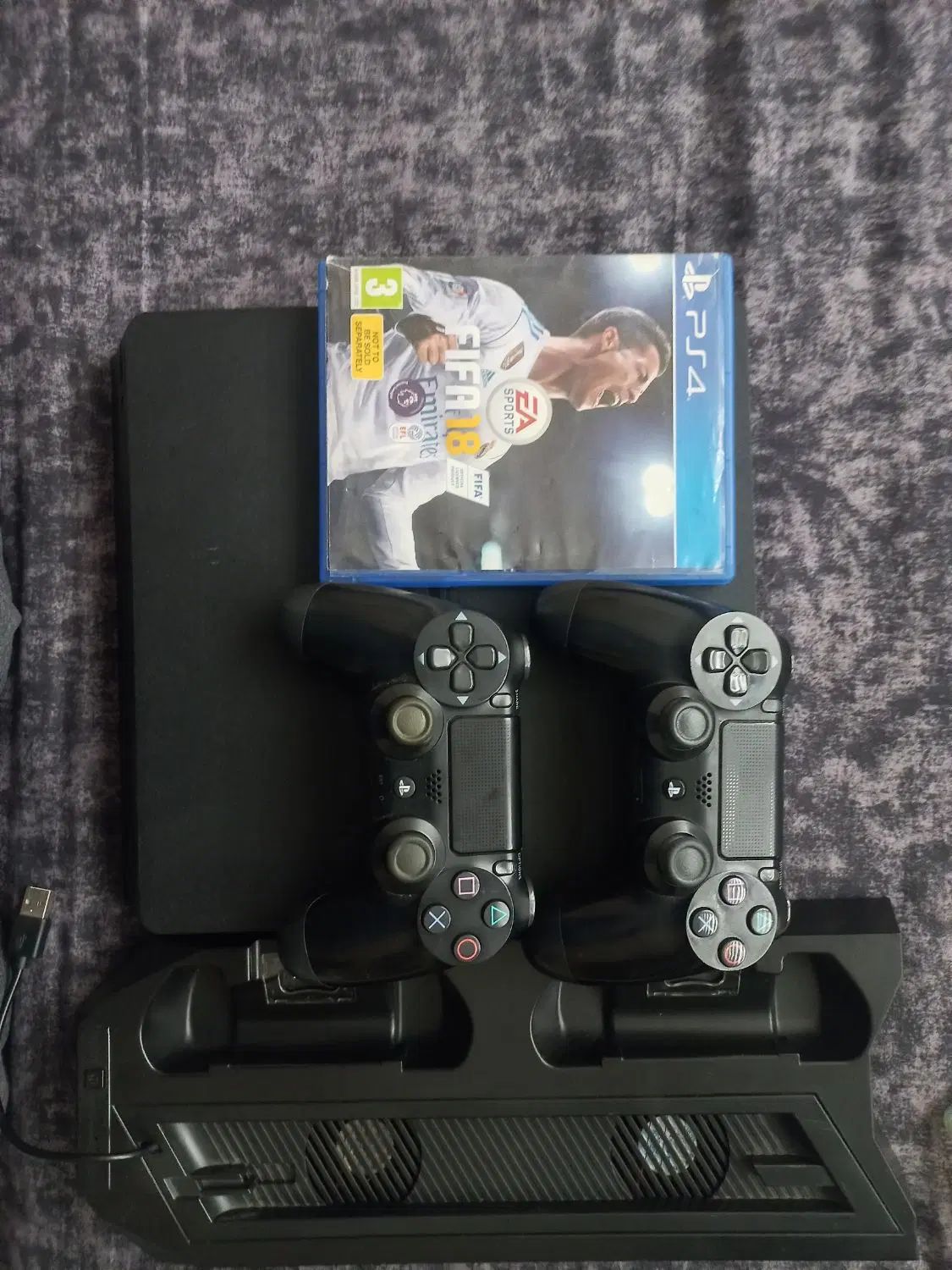 کنسول بازی ps4۱ یک ترابایت ۲ دسته|کنسول، بازی ویدئویی و آنلاین|تهران, شهرک ولیعصر شمالی|دیوار