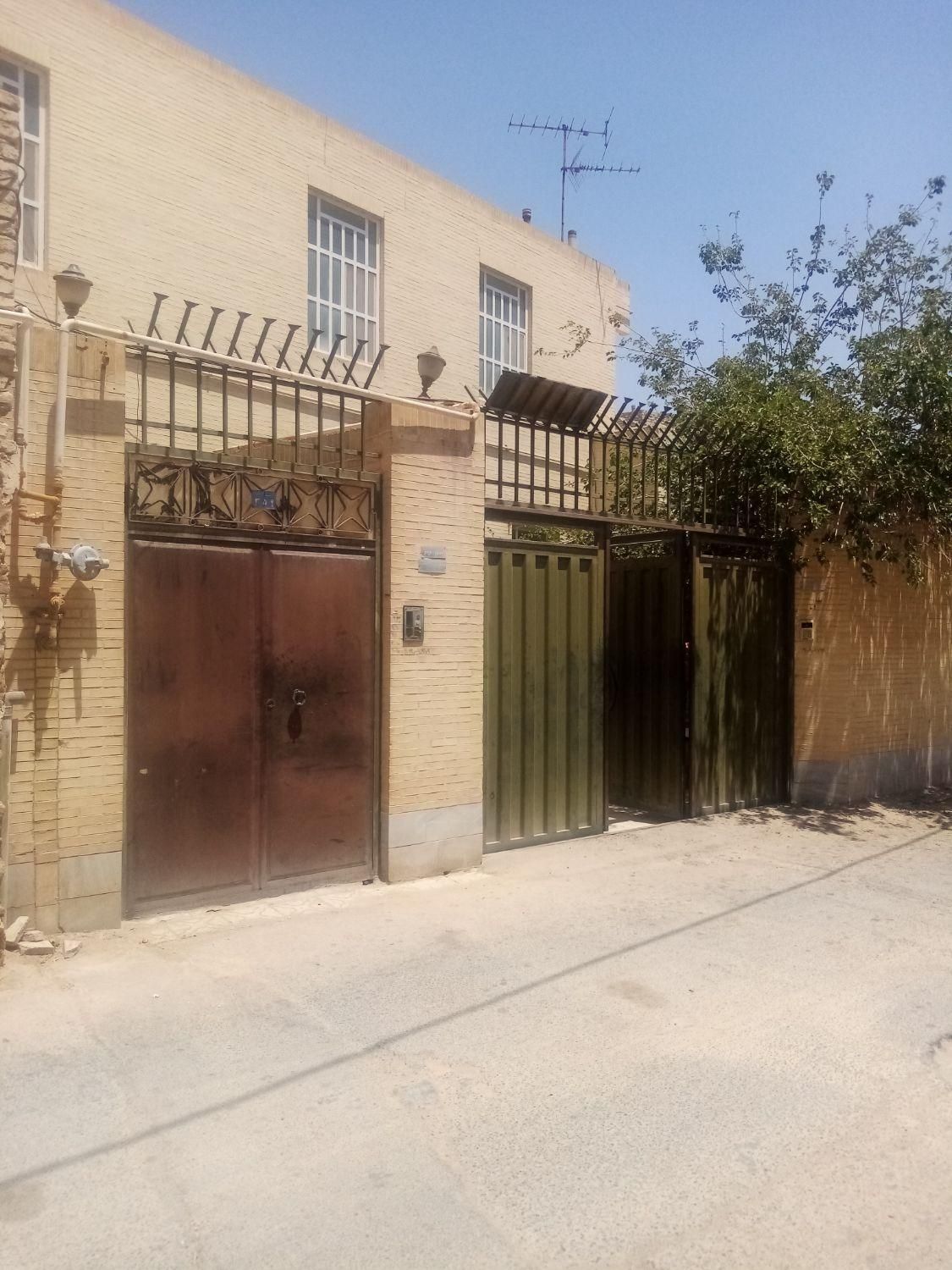 اجاره روزانه/هفتگی/ماهانه خانه ۱۰۰ متر قیمت توافقی|اجارهٔ کوتاه‌مدت آپارتمان و سوئیت|یزد, |دیوار
