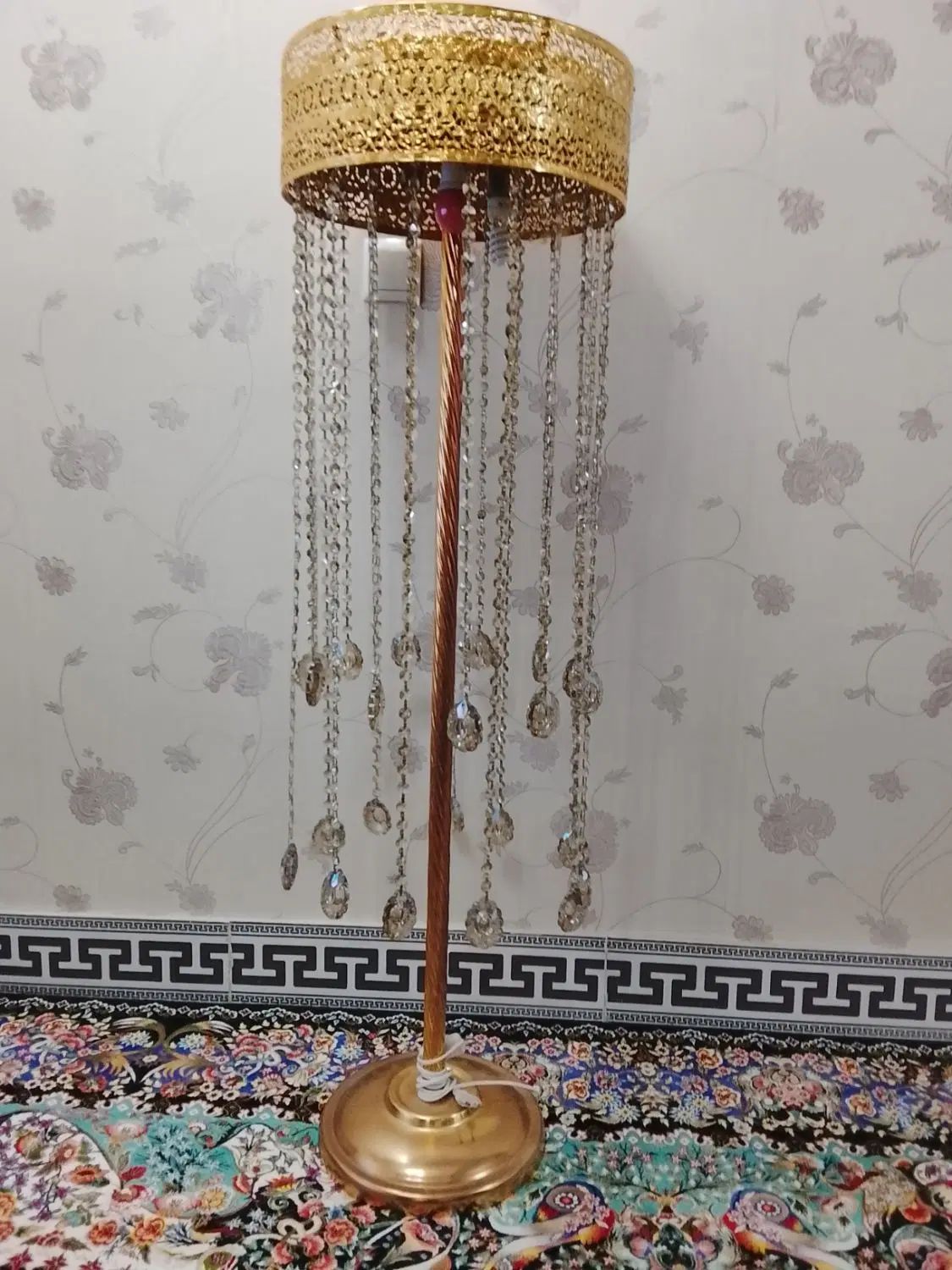 آباژور مدرن طلایی|چراغ خواب و آباژور|تهران, نعمت‌آباد|دیوار
