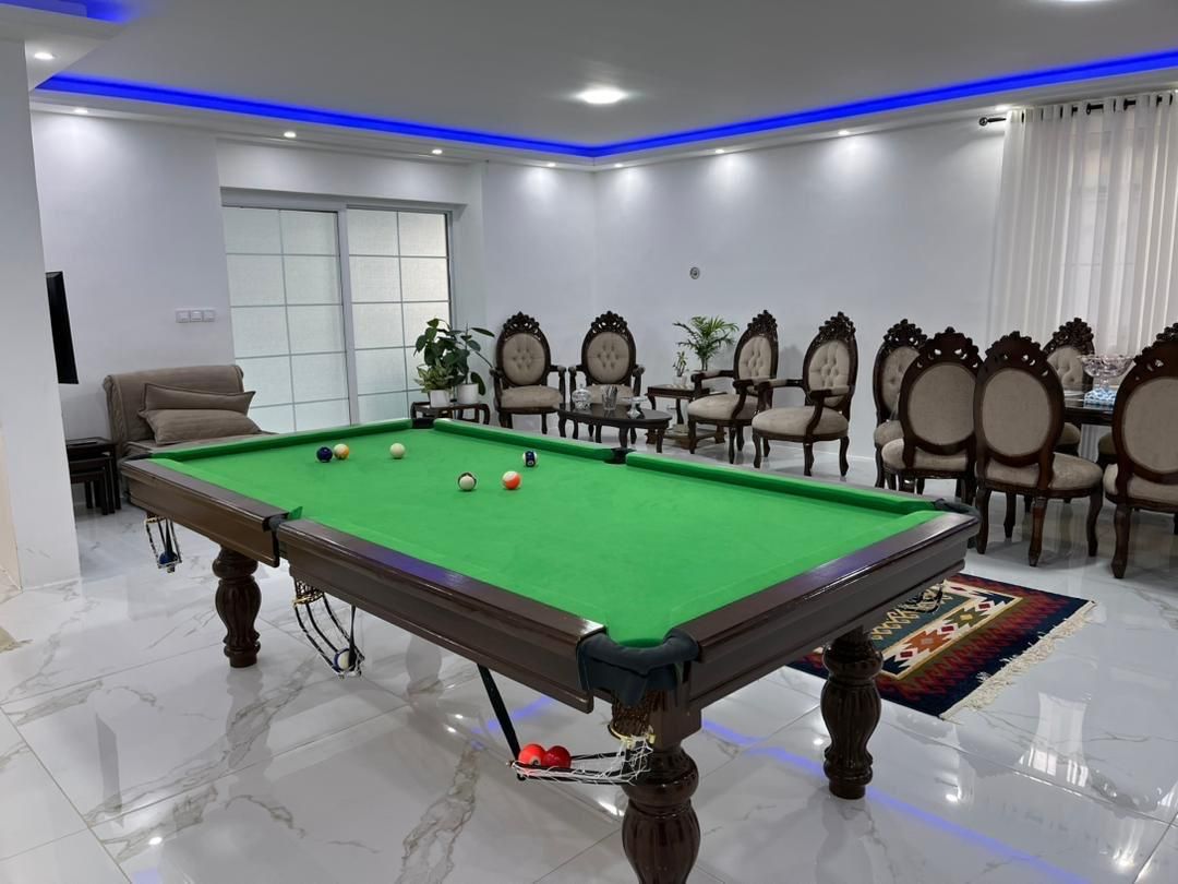 استخر دار لوکس انزلی مالک هستم|اجارهٔ کوتاهمدت ویلا و باغ|بندر انزلی, معلم|دیوار