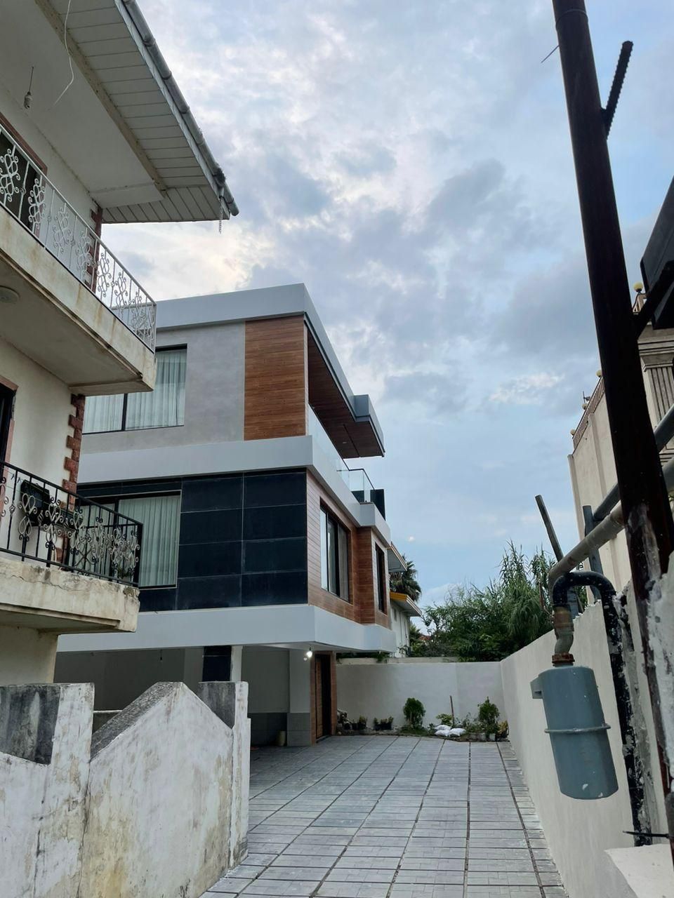 ویلا سه خوابه مدرن استخردار گلستان|اجارهٔ کوتاهمدت ویلا و باغ|رامسر, |دیوار