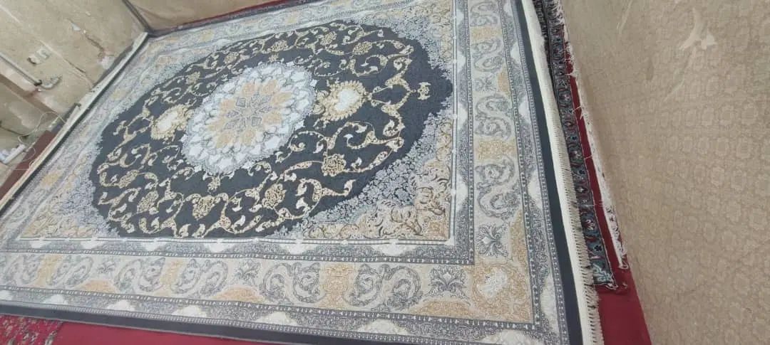 یک تخته فرش۱۲متر هزار شانه گلبرجسته طلاکوب دست دوم|فرش|تهران, افسریه شمالی|دیوار