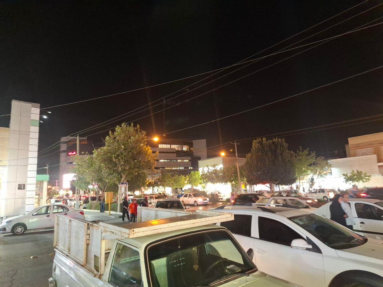 مغازه ۵۰ متری نبش چهاراه مخابرات جنب رفاه|اجارهٔ مغازه و غرفه|مشهد, ولیعصر (شهرک غرب)|دیوار
