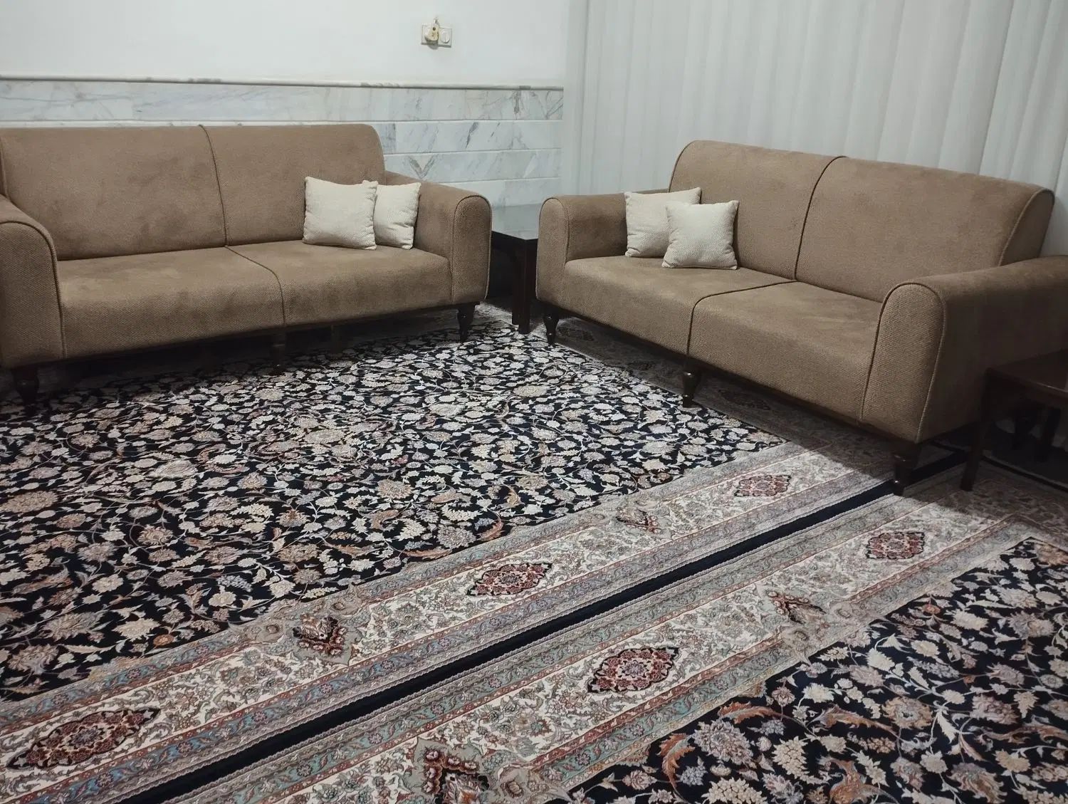 مبلمان مینیمال بامیزعسلی|مبلمان خانگی و میز عسلی|قم, باغ شریفی|دیوار