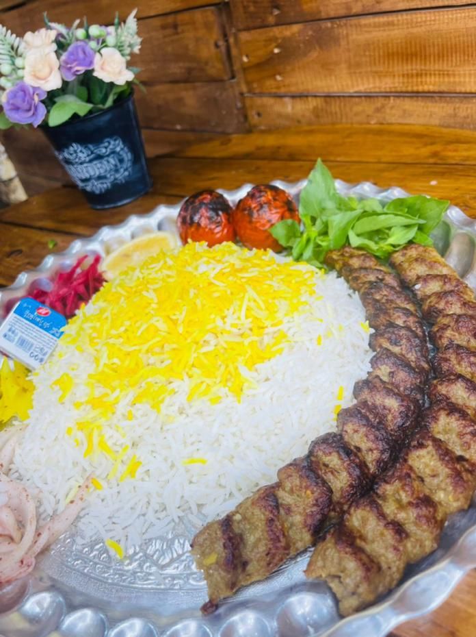 استخدام همکار در کباب نعمت کنگان|استخدام خدمات فروشگاه و رستوران|بندر کنگان, |دیوار